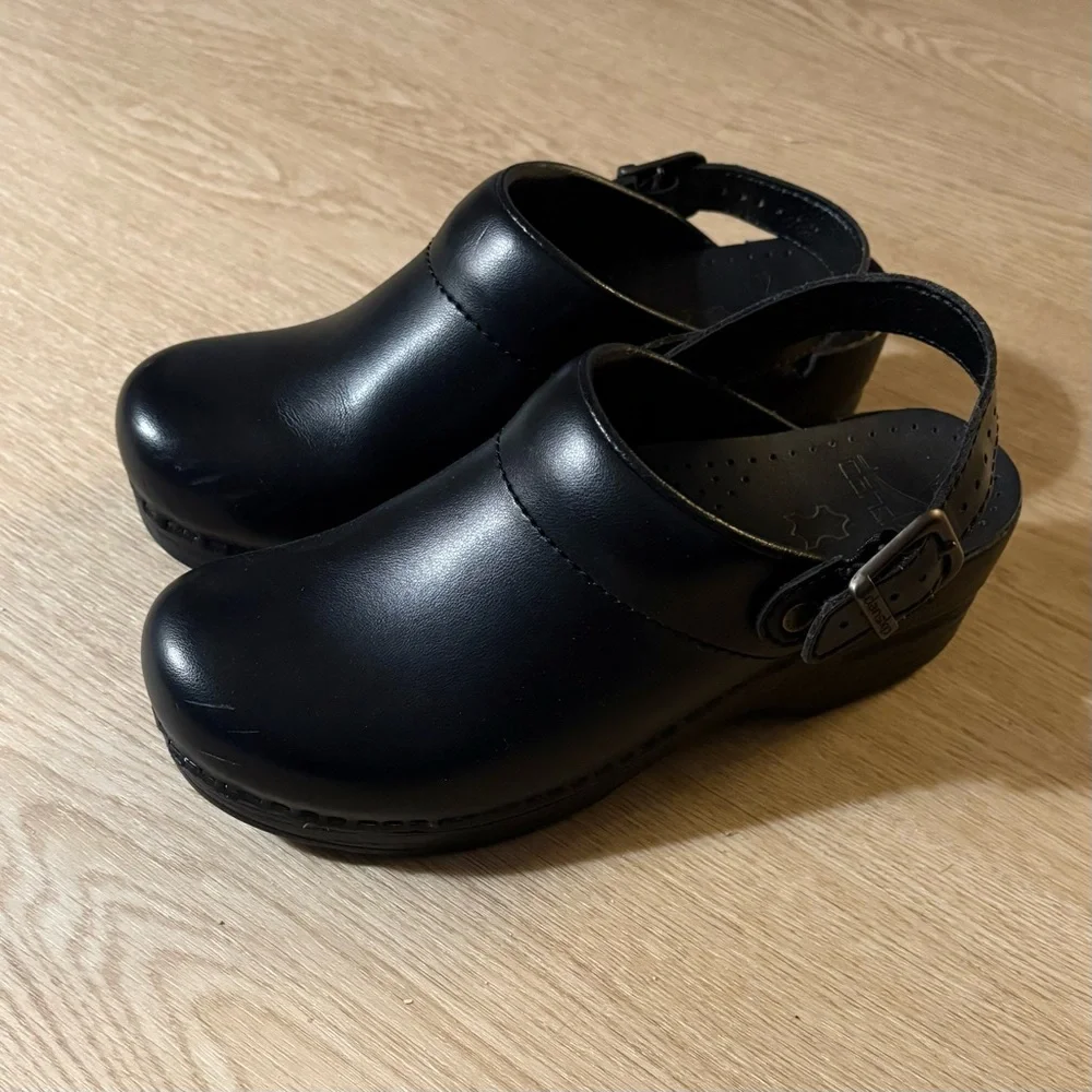 Sz 36 Dansko Classic Black Clogs - Picture 2 of 5
